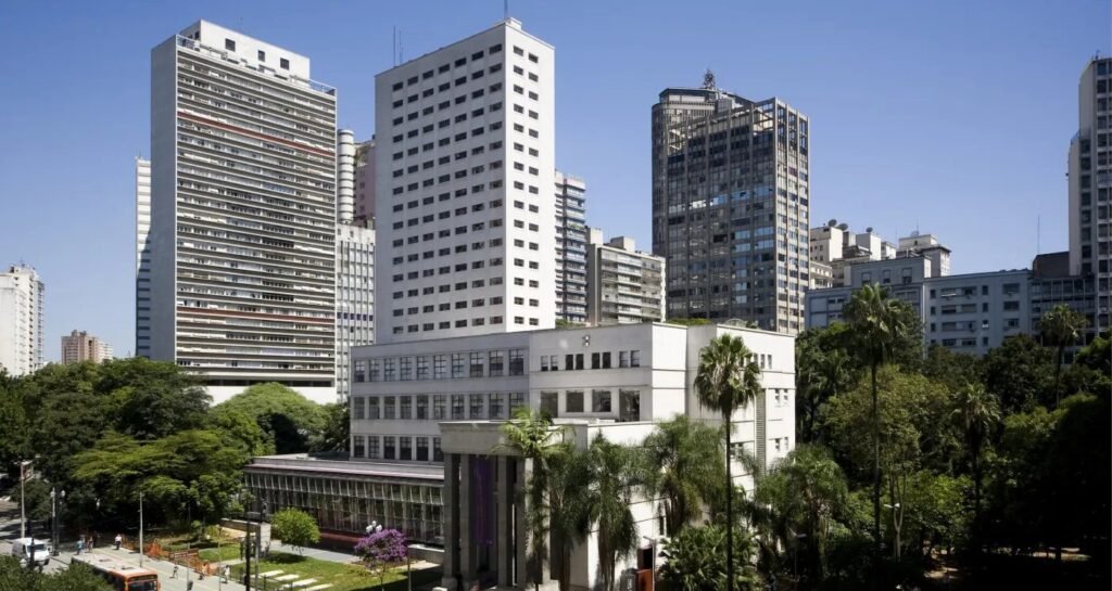 Biblioteca Mário de Andrade: um século de história, acervo e arquitetura em São Paulo