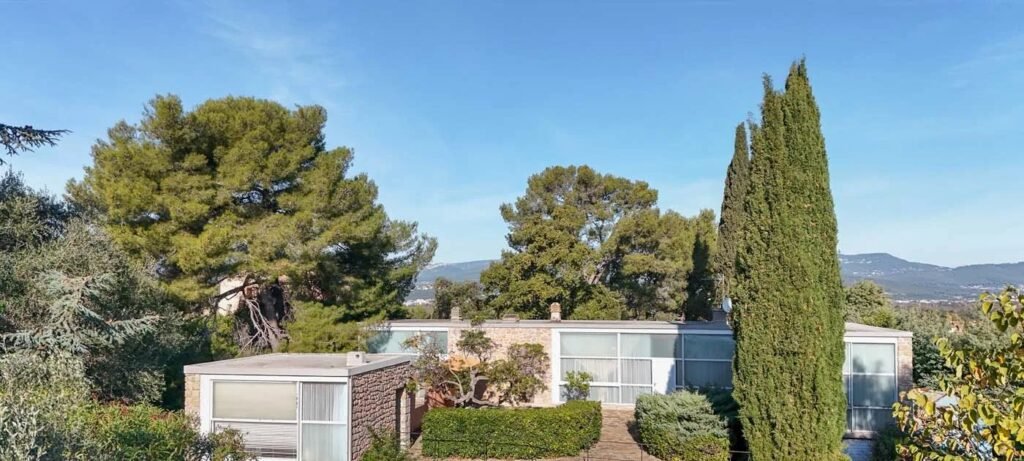 Villa modernista assinada por Le Corbusier na Riviera Francesa é ofertada por R$ 12,3 milhões