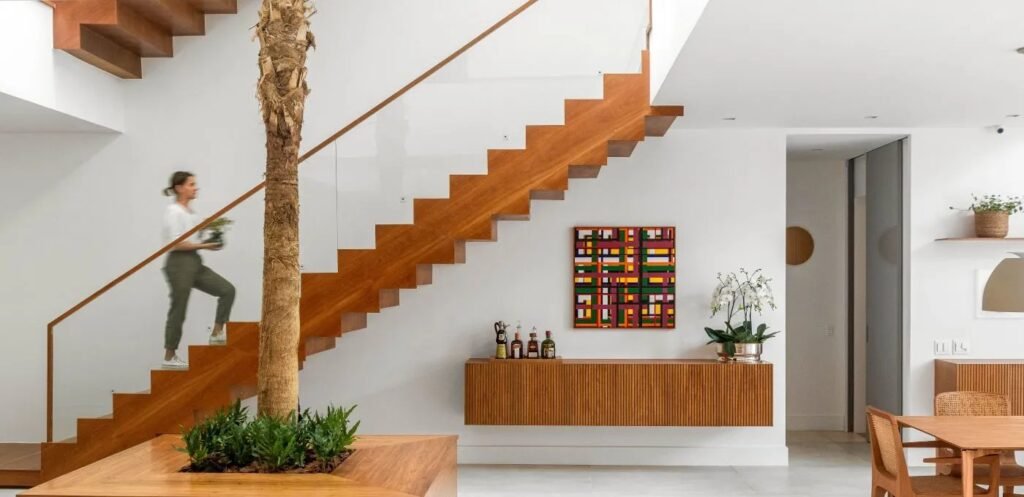 Escolha do revestimento da escada exige atenção à aderência e ao ambiente, alertam especialistas